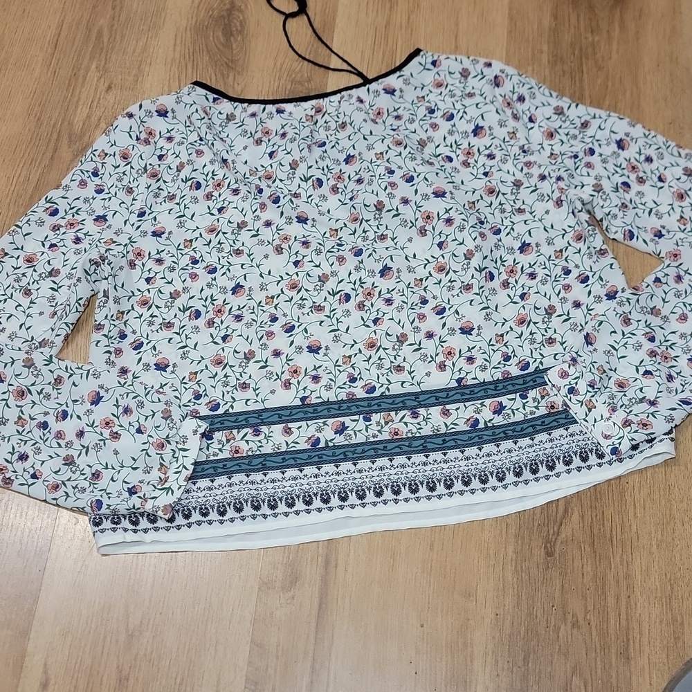 LUSH Boho Floral Tie Top - Picture 8 of 9